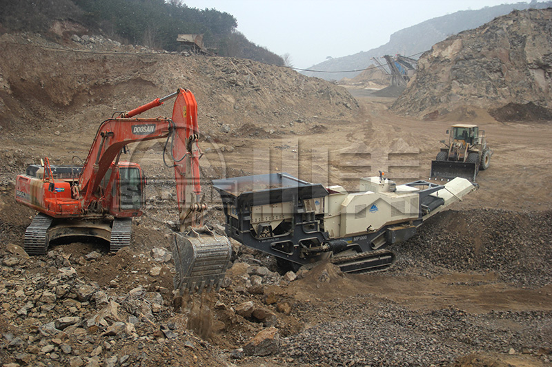 履帶式顎式移動破碎站專破堅(jiān)硬、強(qiáng)磨蝕性物料