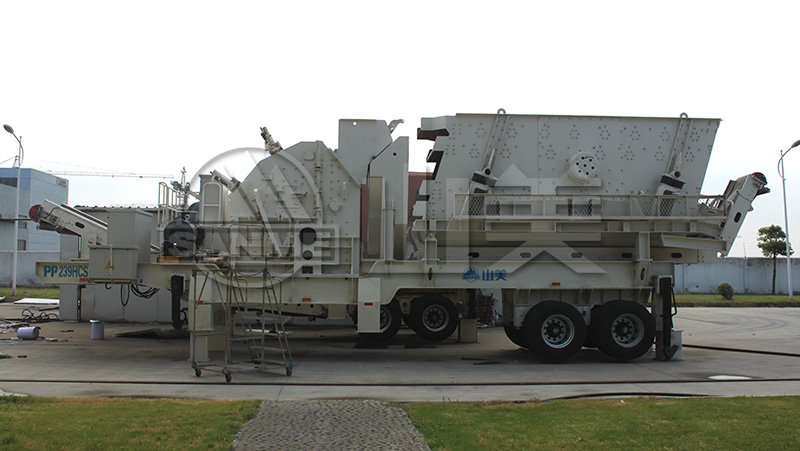 與傳統(tǒng)的固定式破碎機(jī)相比，移動(dòng)破碎站有哪些特點(diǎn)？