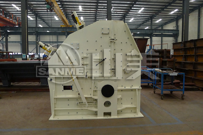 圓錐破碎機(jī)和反擊式破碎機(jī)的具體區(qū)別表現(xiàn)在哪些方面？