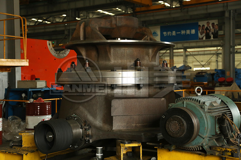 圓錐破碎機(jī)和反擊式破碎機(jī)的具體區(qū)別表現(xiàn)在哪些方面？