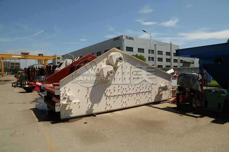 振動(dòng)篩入料時(shí)物料投放要注意什么？