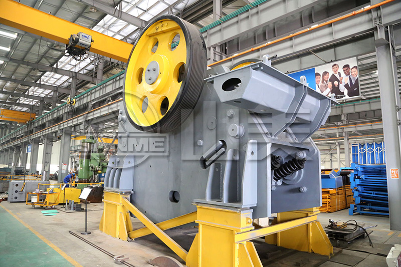 如何減少顎式破碎機(jī)在使用過(guò)程中產(chǎn)生的噪音？