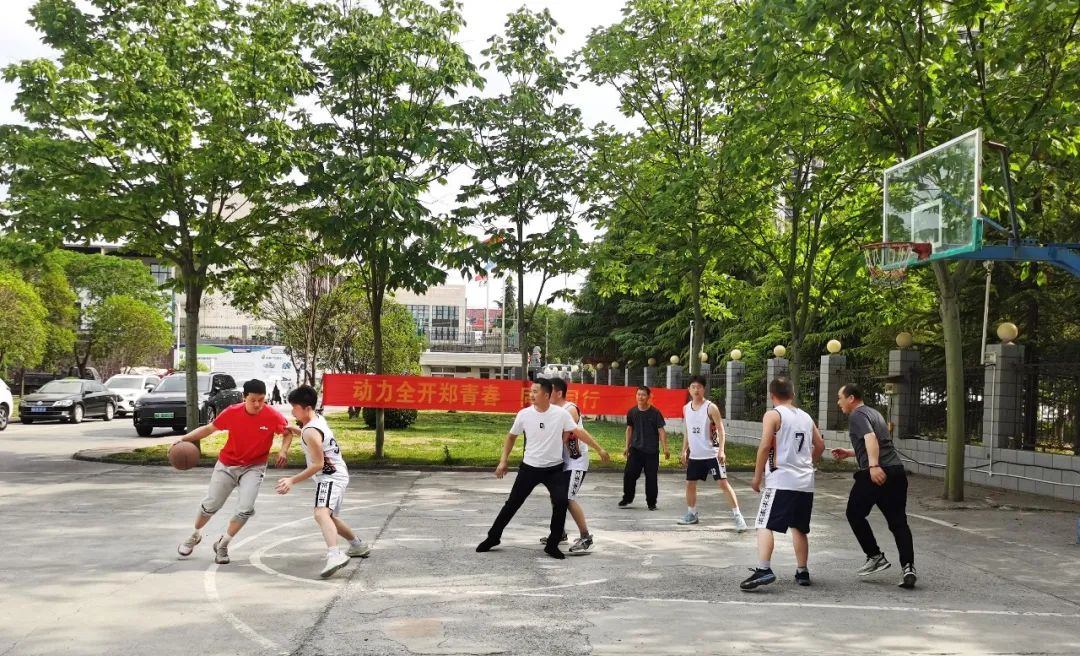 上海山美股份2025春季運(yùn)動會火熱啟幕！拔河、籃球預(yù)賽燃情開戰(zhàn)